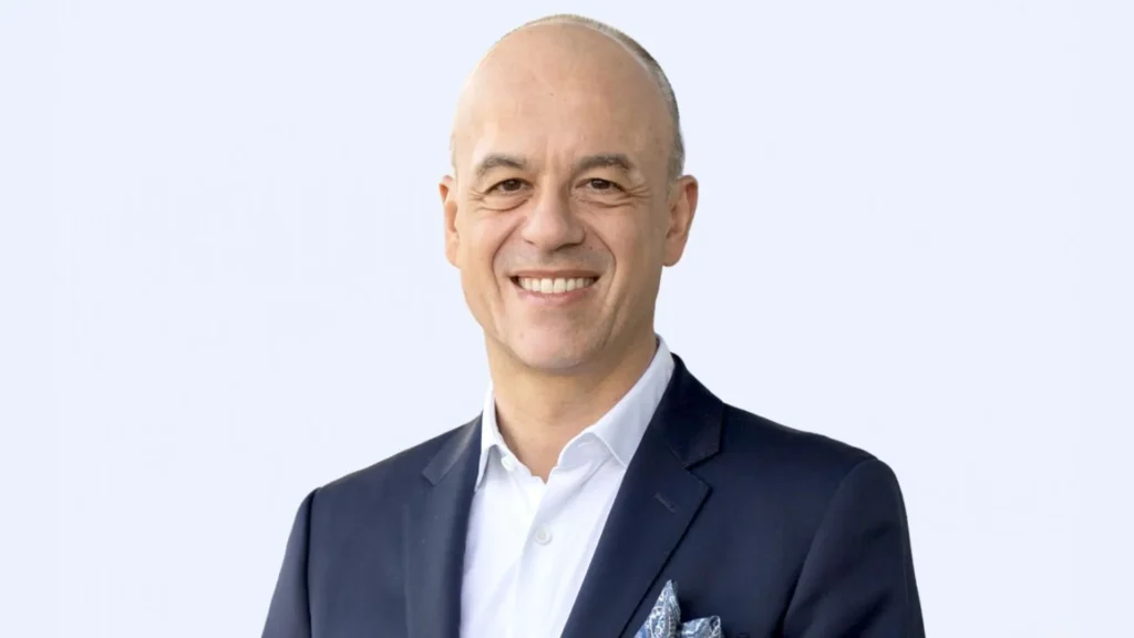 Carrier nombra Thomas Donato